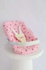Capsula seggiolino auto per bambole Tiny Harlow - Strawberry Picnic Tiny H