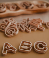 Set di taglierine Eco con lettere maiuscole Alphabet Kinfolk Pantry