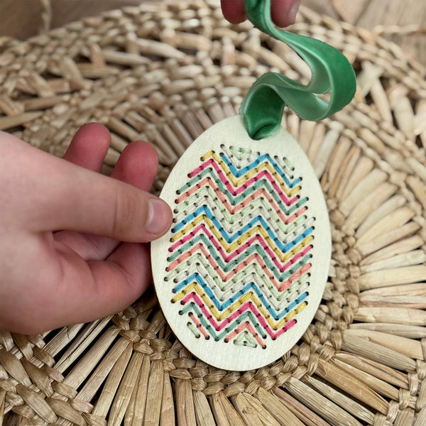 Kit fai da te - Crea il tuo uovo di Pasqua decorativo Cotton Twist