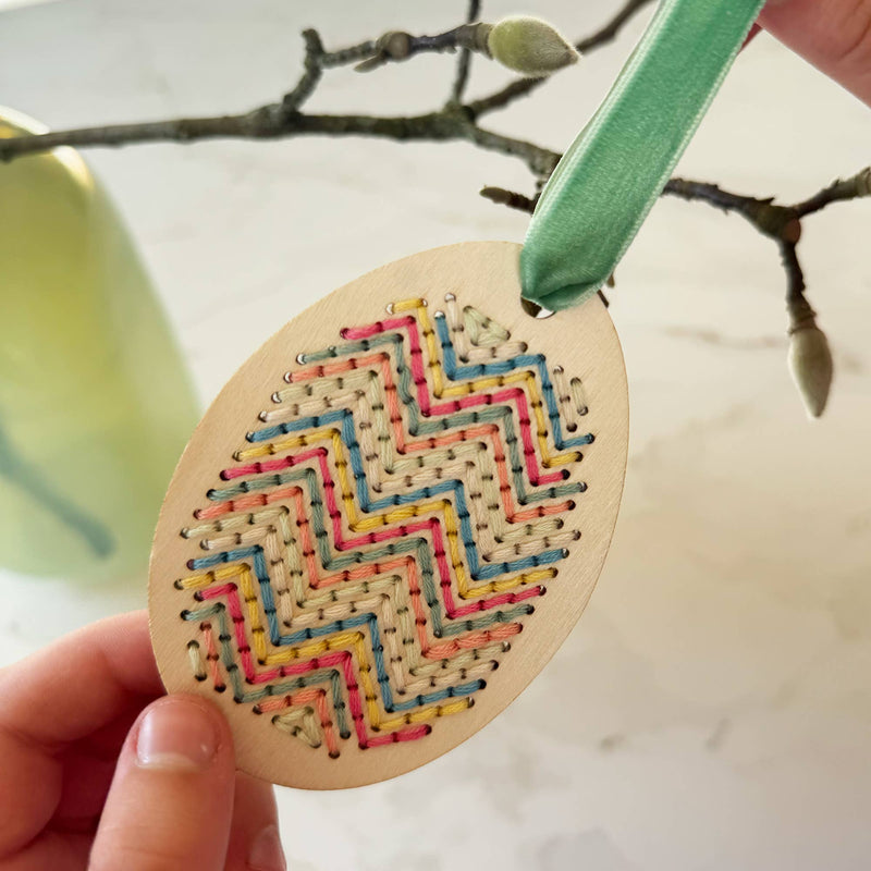 Kit fai da te - Crea il tuo uovo di Pasqua decorativo Cotton Twist
