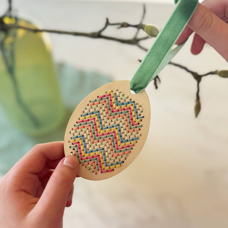 Kit fai da te - Crea il tuo uovo di Pasqua decorativo Cotton Twist