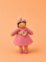 Bambolina in feltro Waldorf - Fiori di primavera Ambro Dolls