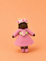 Bambolina in feltro Waldorf - Fiori di primavera Ambro Dolls