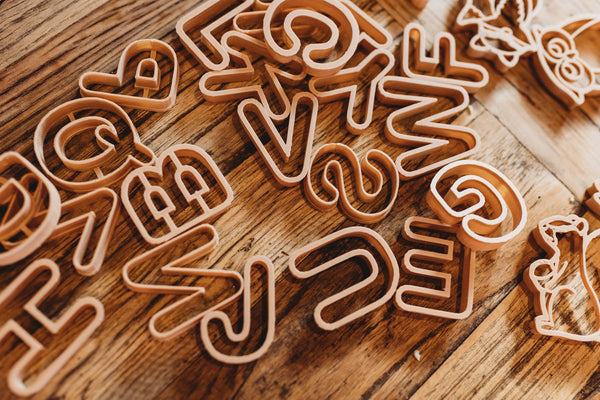 Set di taglierine Eco con lettere maiuscole Alphabet Kinfolk Pantry