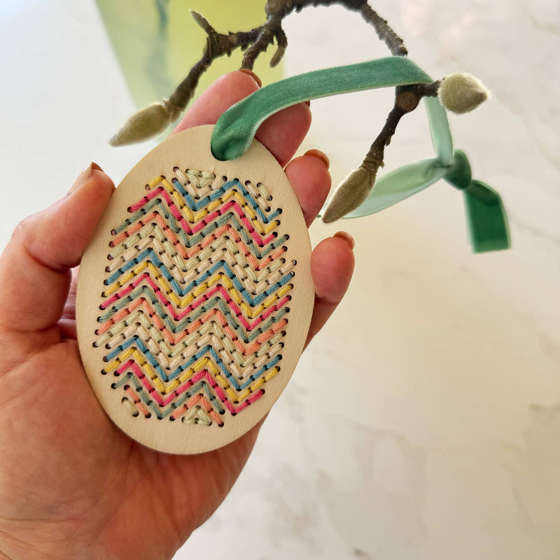 Kit fai da te - Crea il tuo uovo di Pasqua decorativo Cotton Twist