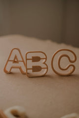 Set di taglierine Eco con lettere maiuscole Alphabet Kinfolk Pantry