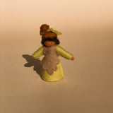 Bambolina in feltro Waldorf - Ghianda Ambro Dolls