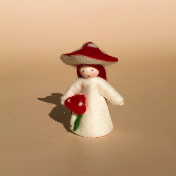 Bambolina in feltro Waldorf - Funghetto Ambro Dolls