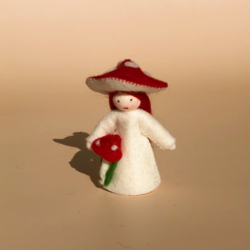 Bambolina in feltro Waldorf - Funghetto Ambro Dolls